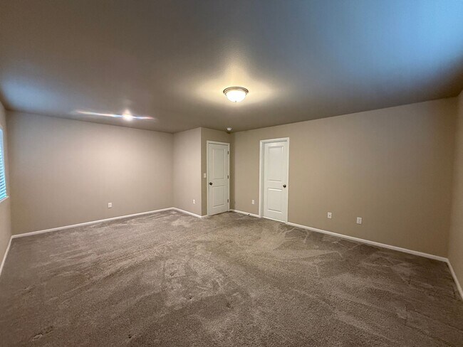 Building Photo - Spacious, modern 5-bed, 2.75-bath in sought-after Daisy Crossing Community in Sultan