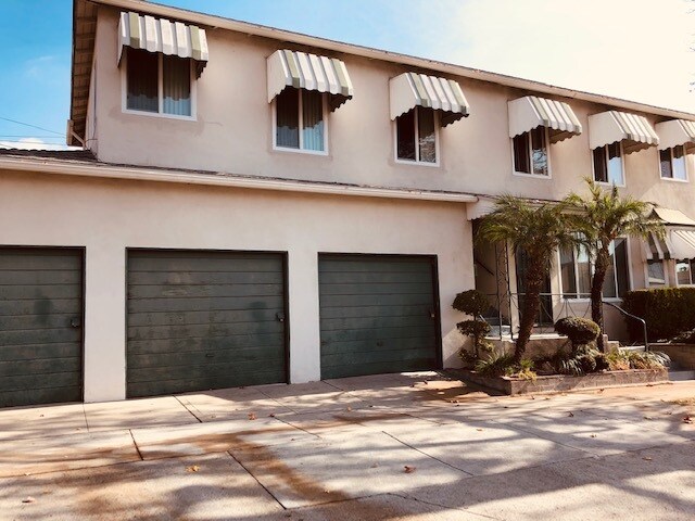 Building Photo - 112 S Chevy Chase Dr