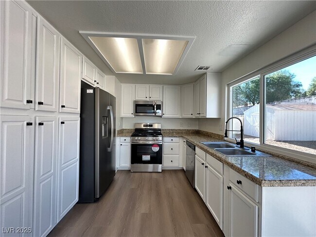 Building Photo - 5035 Meadow Grove Ct