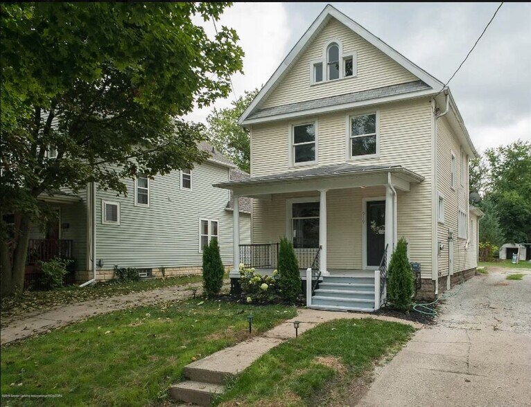 Building Photo - 919 W Genesee St