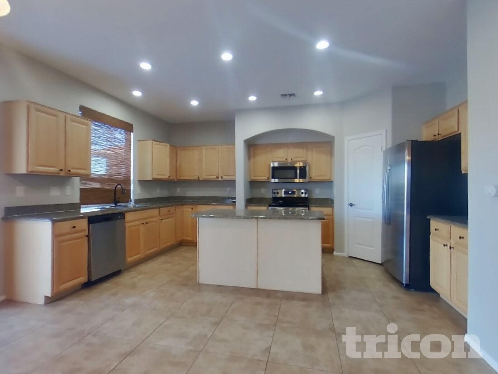 Building Photo - 21650 Dietz Dr