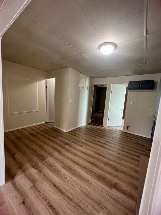 Building Photo - 41 Elk St