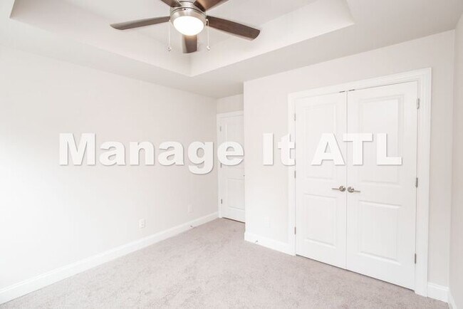Building Photo - Brand new townhome in Chamblee
