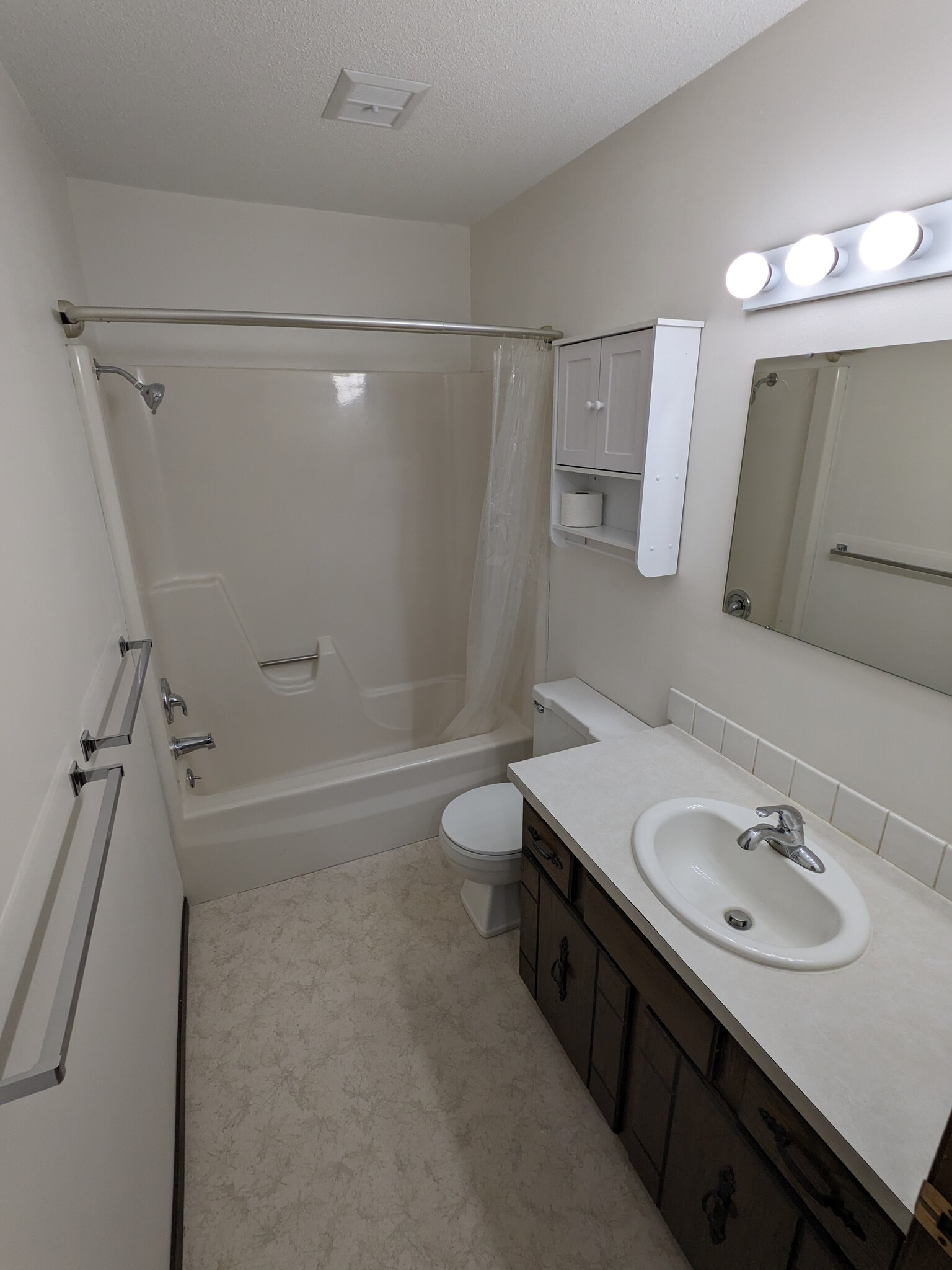 Bathroom - 1028 Mesa Verde Pl