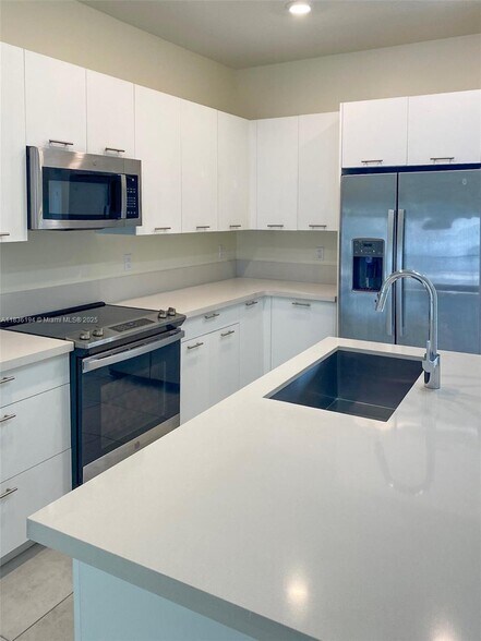 Building Photo - 8301 NW 41st St