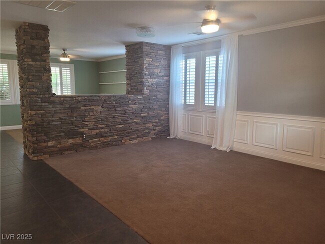Building Photo - 11078 Village Crest Ln