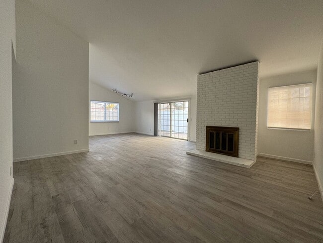 Building Photo - Remodeled Reseda Home