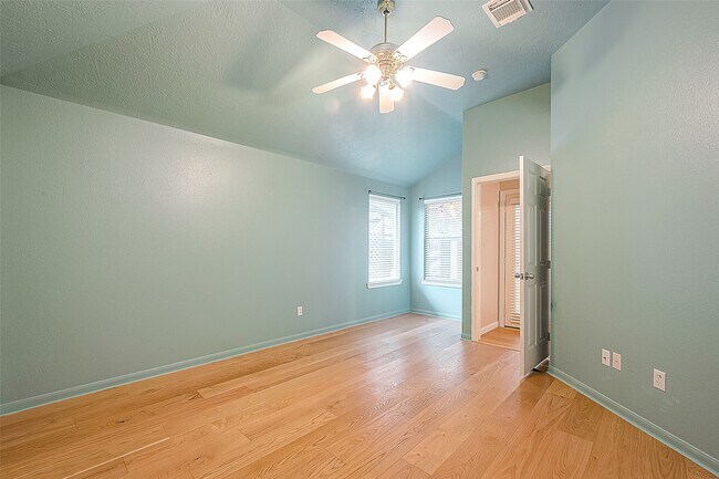 Building Photo - 2910 Crescent Bend Rd