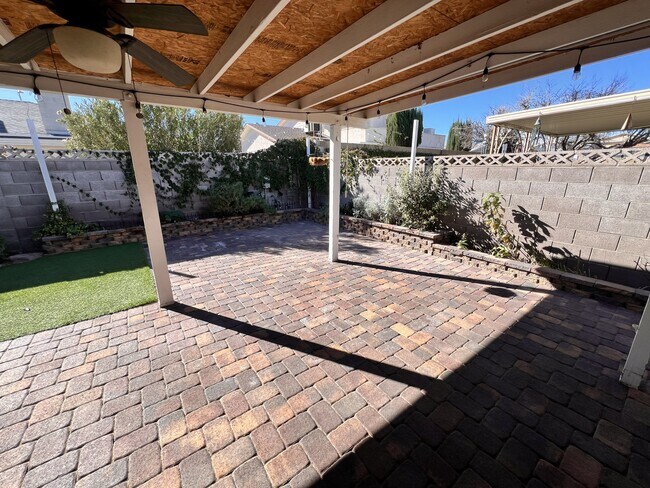 Building Photo - 7505 Pinedale Ave