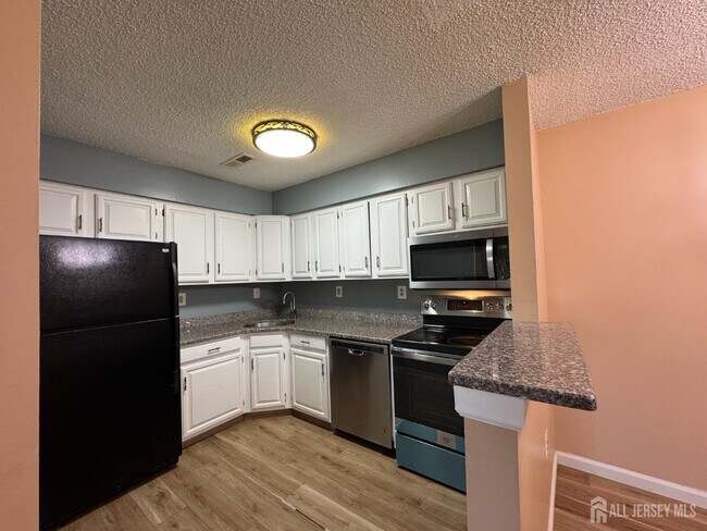 Building Photo - 2015 Aspen Dr