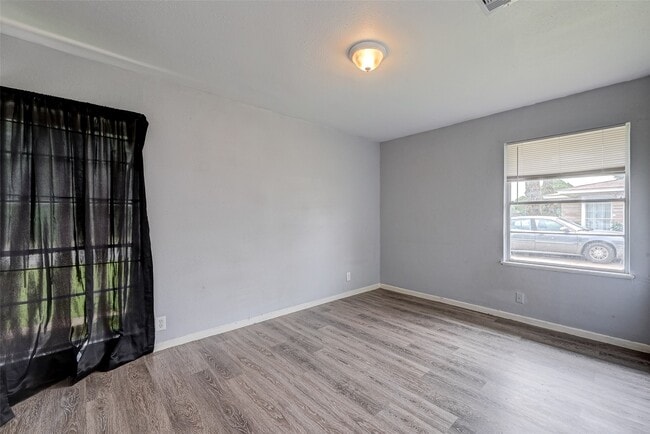 Building Photo - 7658 Belbay St