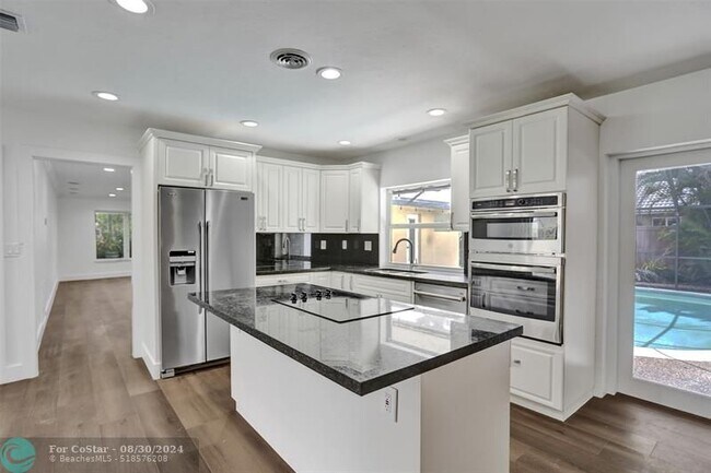 Building Photo - 161 SW 75th Ave
