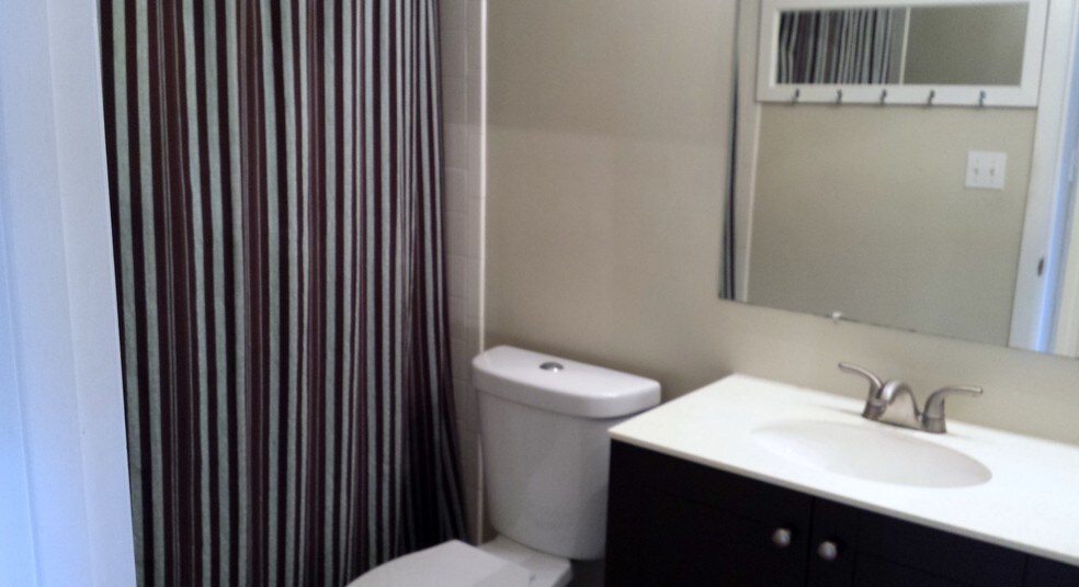 Building Photo - 1411 Lake Pointe Way