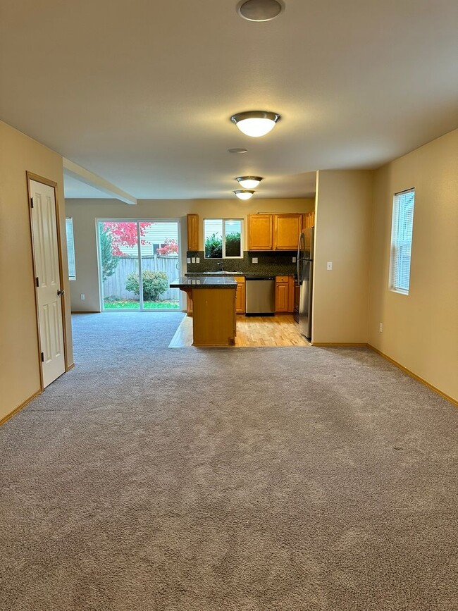 Building Photo - 2 Bd / 2.5 Ba Maple Valley Townhouse