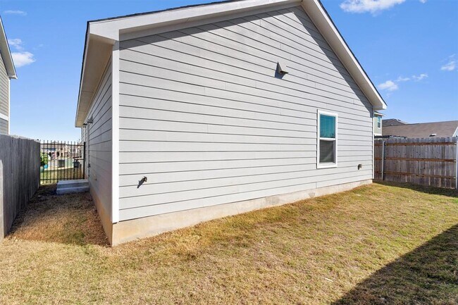 Building Photo - 7704 Poppy Petal Dr