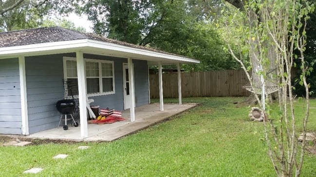 Building Photo - 385 Berry Rd