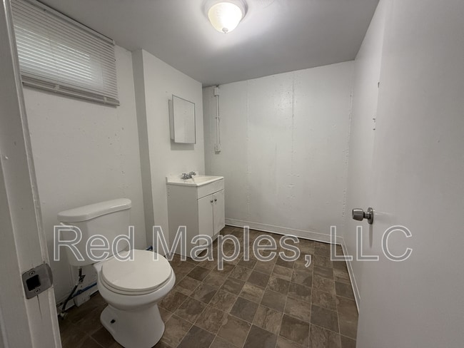 Building Photo - 10877 Spring Garden Dr