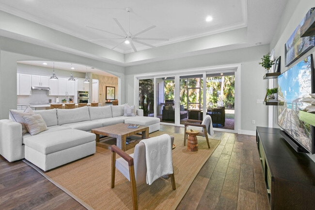 Building Photo - 2532 SE Jason Pl