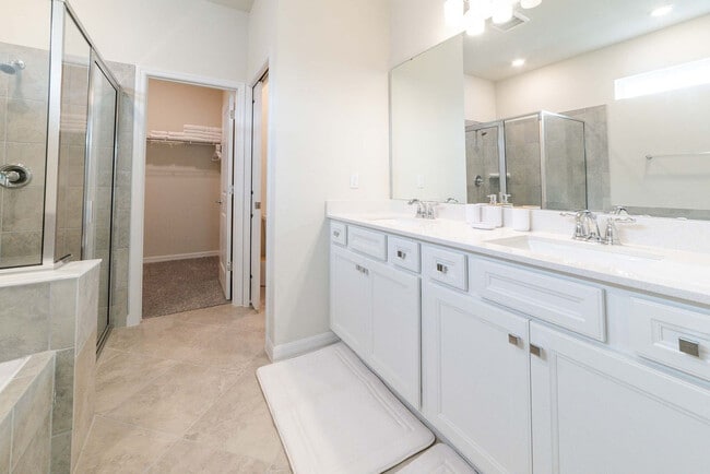 Building Photo - 15871 Cape Coral Lp