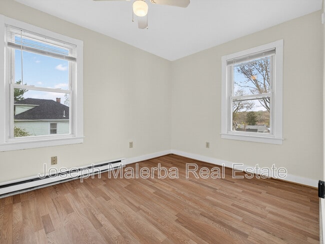 Building Photo - 483 Boswell Ave