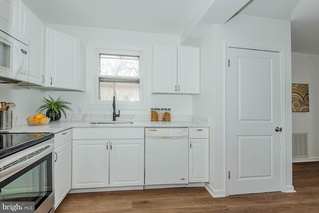 Building Photo - 108 New Jersey Ave NW