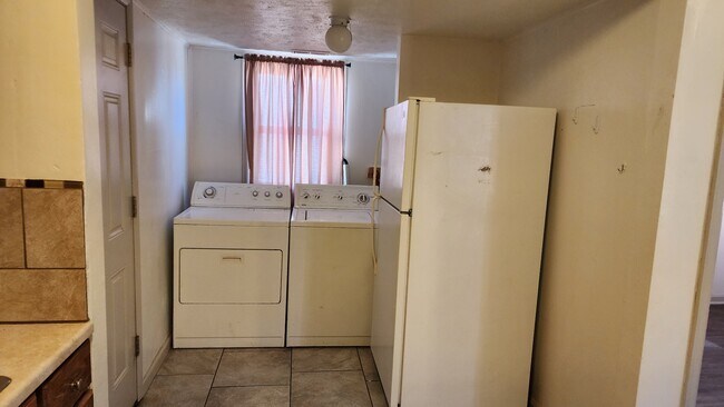 Building Photo - 1138 Spruce St