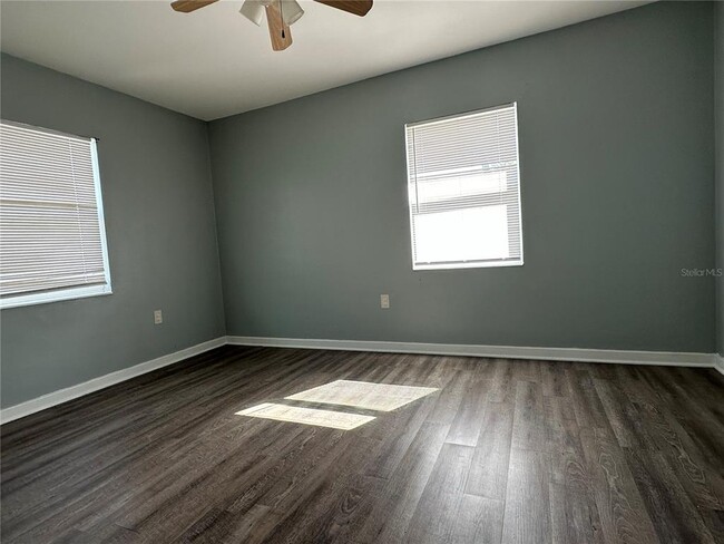 Building Photo - 1481 Drew St