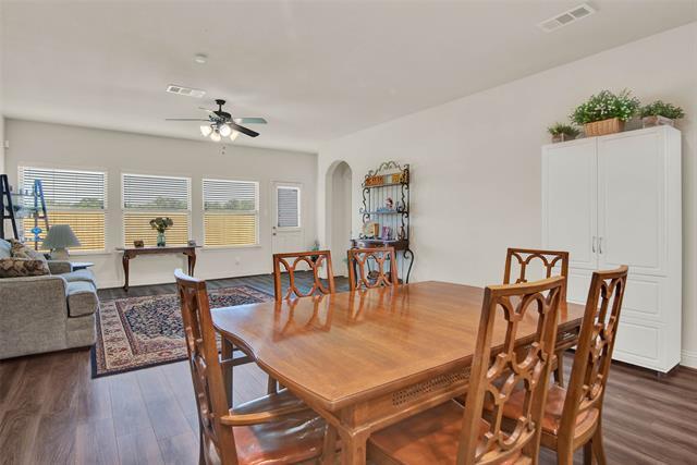 Building Photo - 7839 Ashwood Dr