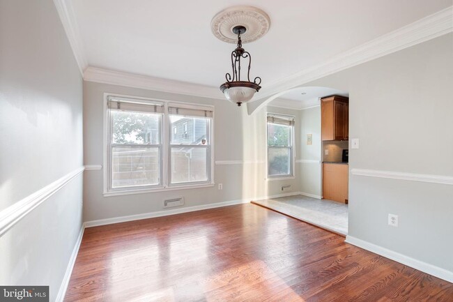Building Photo - 2413 Childs Ln