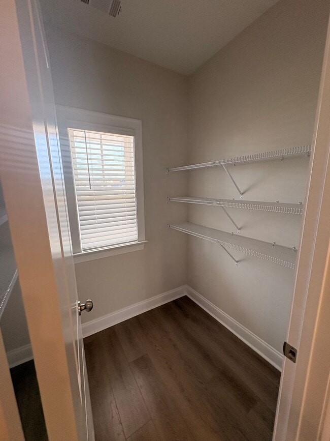 Building Photo - 114 Alva Ct