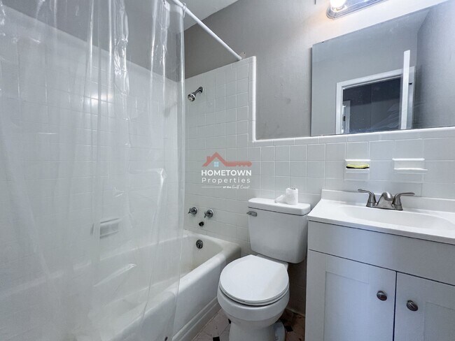 Building Photo - 3730 Forest Glen Dr