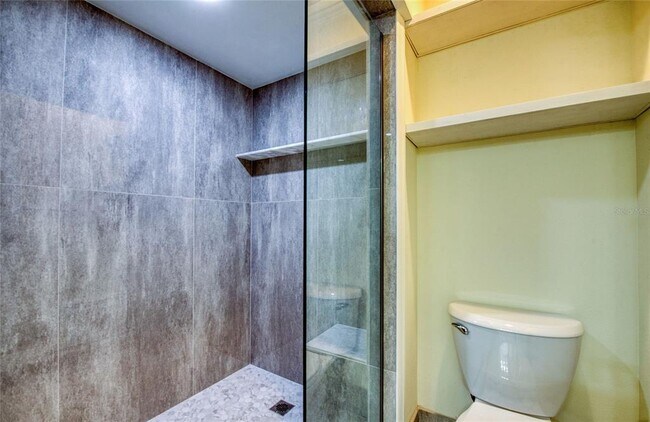 Building Photo - 10410 La Mirage Ct