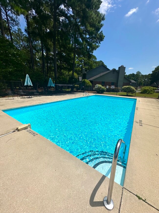 Building Photo - 151 Villa Dr