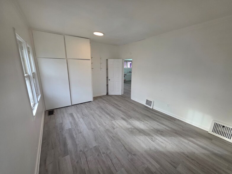 Building Photo - 22727 Rein Ave