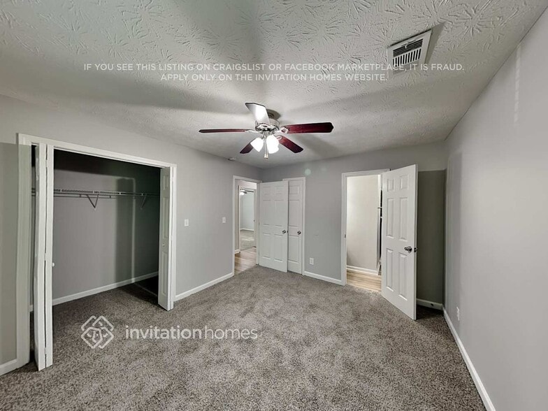 Building Photo - 5847 Meadow View Ln