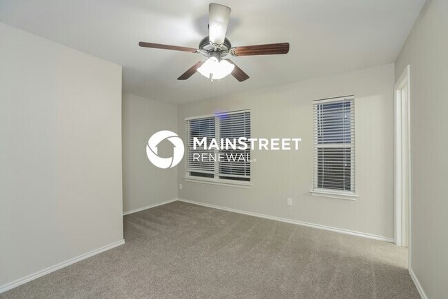 Building Photo - 3 Bedroom Pet-Friendly Home in FORT WORTH, TX with Main Street Renewal