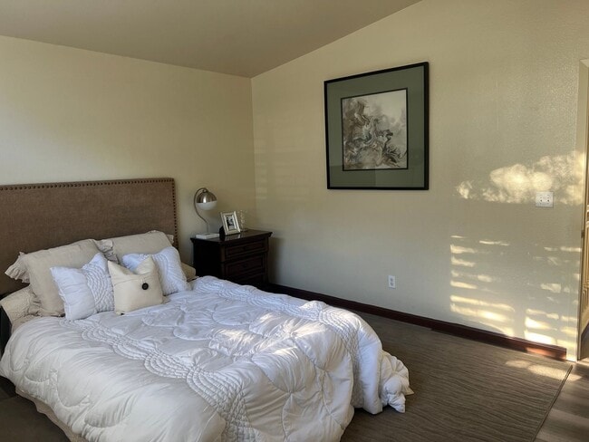 Building Photo - Charming Home in Las Palmas Community