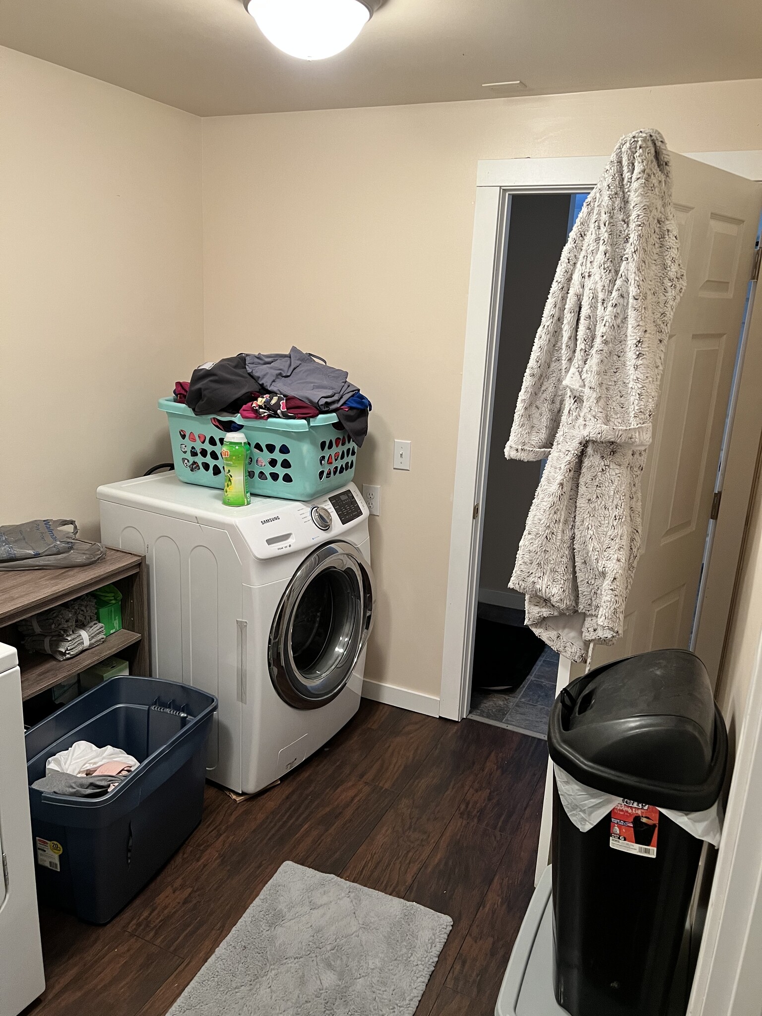 Laundry room - 810 E McCarty St