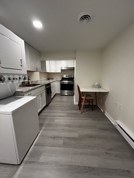 Kitchen view toward stove - 205 Palomino Dr