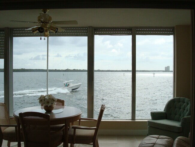 Building Photo - 52 Yacht Club Dr