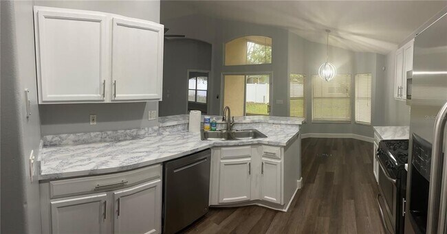 Building Photo - 15727 Bay Vista Dr