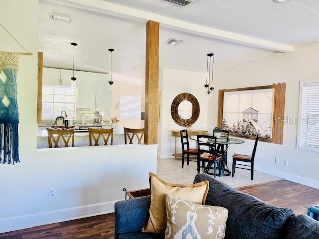 Building Photo - 143 S Lakewood Cir