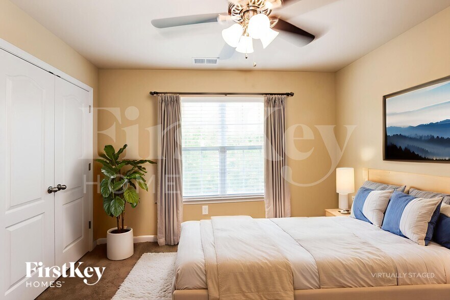 Building Photo - 9730 Loughlin Ln