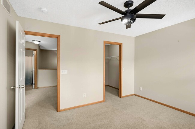 Building Photo - 15531 Eagle Shore Dr