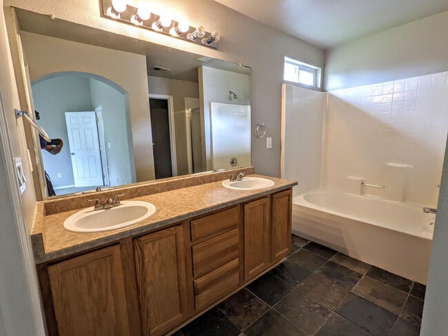 Building Photo - 3802 Glenarbor Ln