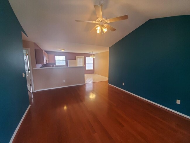 Building Photo - PRELEASING FOR EARLY MARCH! (3) Bed/(2) Bath NE Norman!