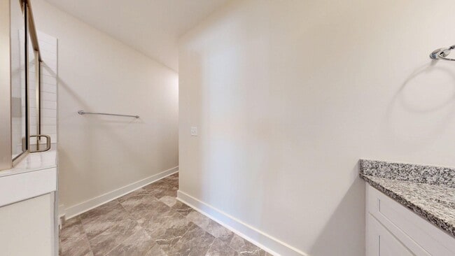 Building Photo - Owens Crossing Townhome