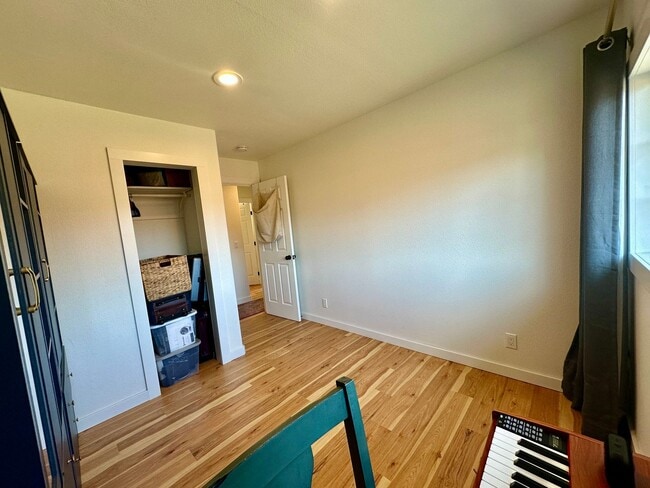 Building Photo - Beautifully Remodeled Home Backing Up to t...