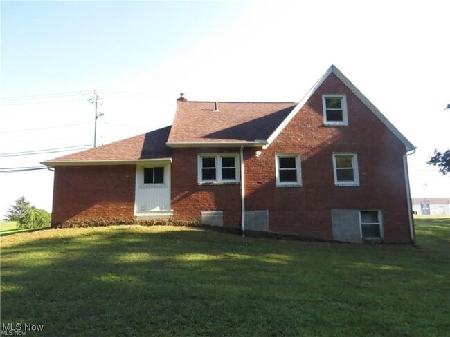 Building Photo - 6424 N Ridge Rd