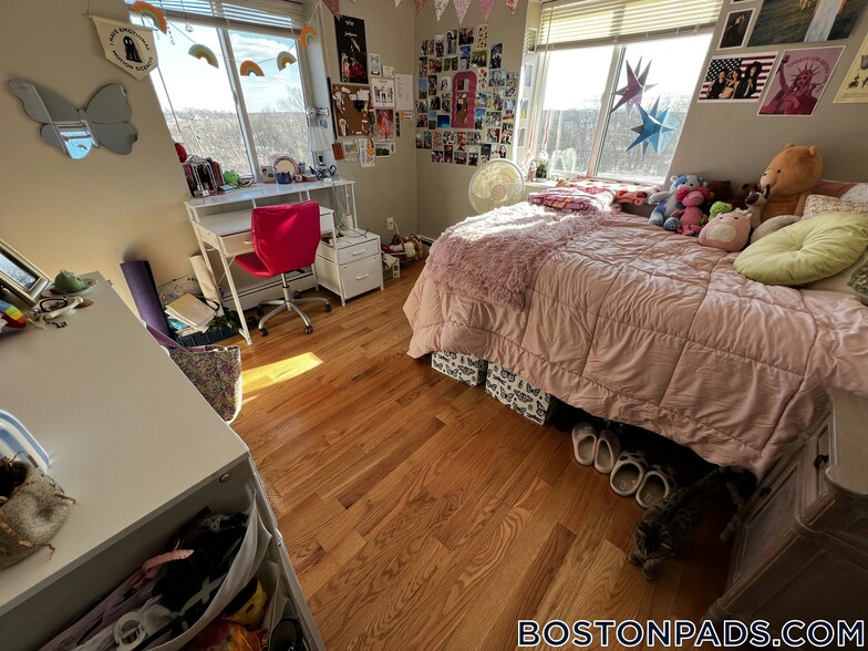 Building Photo - 226 Parker Hill Ave